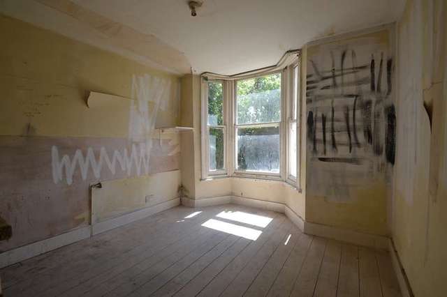  Image of 2 bedroom Flat for sale in Putney Bridge Road London SW15 at Putney, SW15 2PX