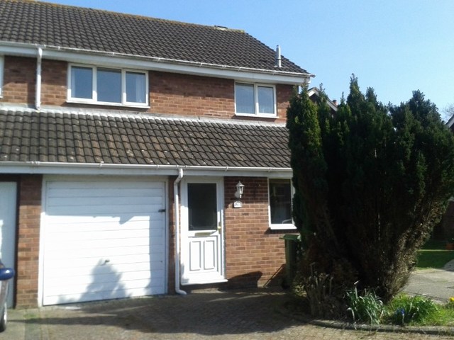  Image of 3 bedroom End of Terrace for sale in Pytchley Close Fareham PO14 at Pytchley Close  Fareham, PO14 3SF