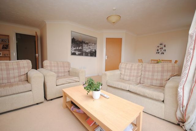  Image of 2 bedroom Flat for sale in Quayside Road Southampton SO18 at Quayside Road  Southampton, SO18 1EP