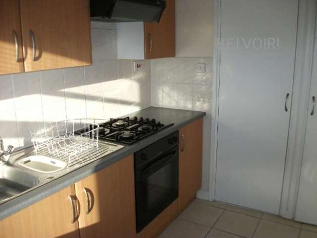  Image of 1 bedroom Flat to rent in Queens Avenue Gedling Nottingham NG4 at Queens Avenue  Gedling, NG4 4EJ