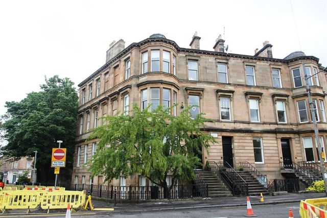  Image of 4 bedroom Flat to rent in Queens Drive Glasgow G42 at Queens Park Glasgow Glasgow, G42 8BW