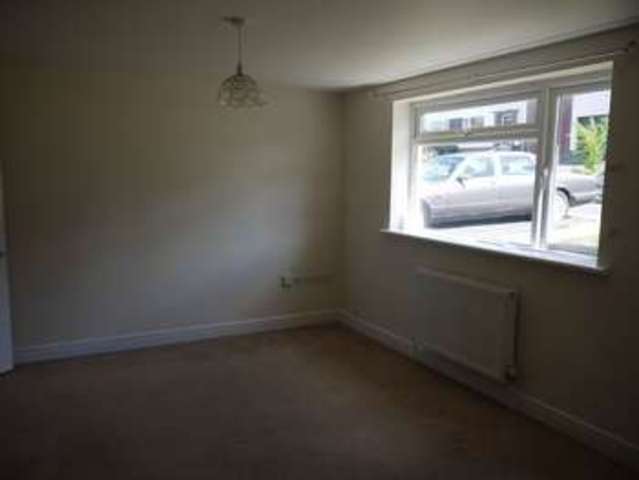 Image of 1 bedroom Flat to rent in Queens Road Street BA16 at Queens Road  Street, BA16 0NQ