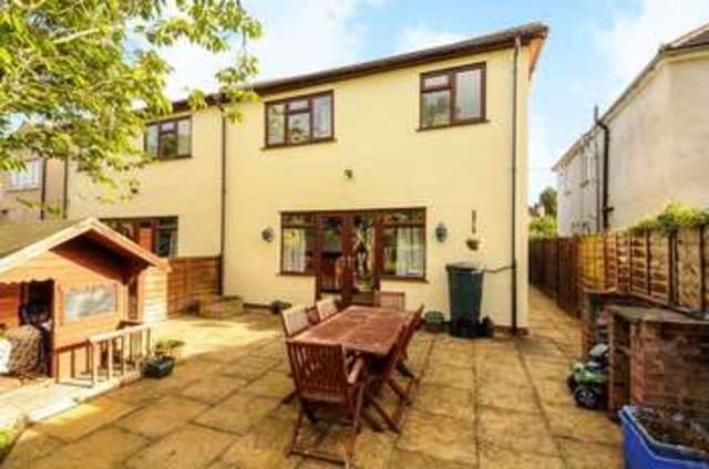  Image of 3 bedroom Semi-Detached house for sale in Queensway Didcot OX11 at Queensway  Didcot, OX11 8LY