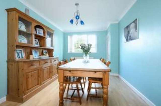  Image of 3 bedroom Semi-Detached house for sale in Queensway Didcot OX11 at Queensway  Didcot, OX11 8LY