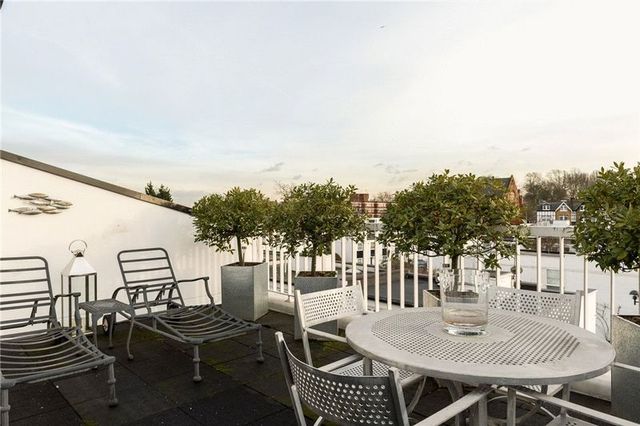  Image of 3 bedroom Detached house for sale in Quickswood London NW3 at Quickswood Primrose Hill Camden, NW3 3SA