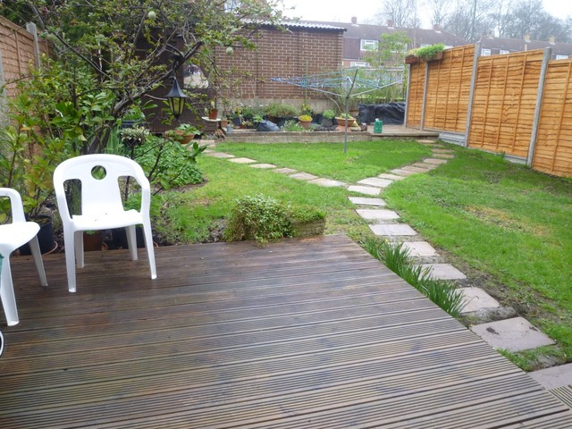  Image of 3 bedroom Terraced house to rent in Radstock Way Merstham Redhill RH1 at Merstham  Redhill, RH1 3NQ