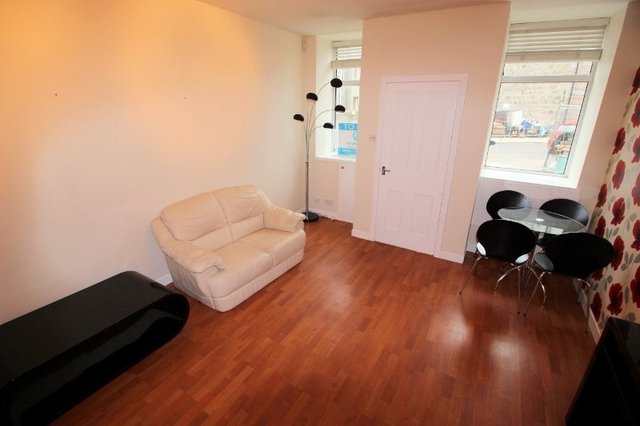  Image of 1 bedroom Flat to rent in Raeburn Place Aberdeen AB25 at Rosemount Aberdeen Aberdeen, AB25 1PQ