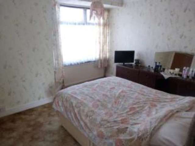  Image of 3 bedroom Terraced house for sale in Manser Road Rainham RM13 at Rainham  South Hornchurch, RM13 8NL