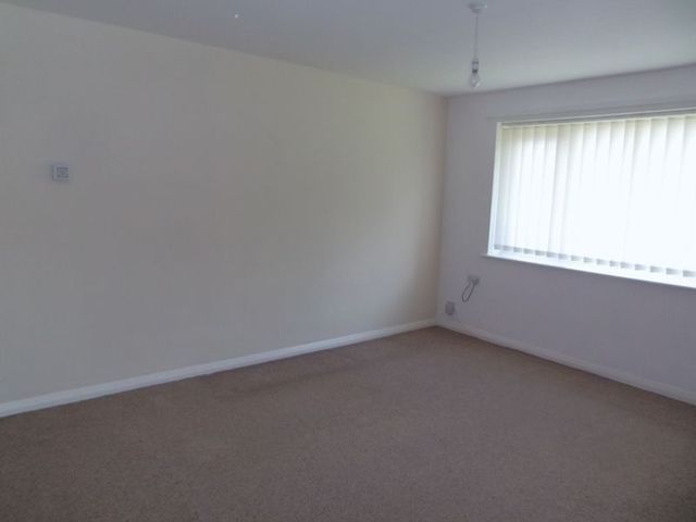  Image of 1 bedroom Flat for sale in Ramsden Close Birmingham B29 at Ramsden Close  Birmingham, B29 4JX