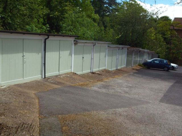  Image of 1 bedroom Flat for sale in Ramsden Close Birmingham B29 at Ramsden Close  Birmingham, B29 4JX