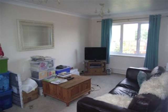  Image of 2 bedroom Detached house to rent in Tendring Avenue Rayleigh SS6 at Rayleigh, SS6 9SB