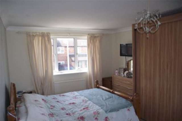  Image of 2 bedroom Detached house to rent in Tendring Avenue Rayleigh SS6 at Rayleigh, SS6 9SB