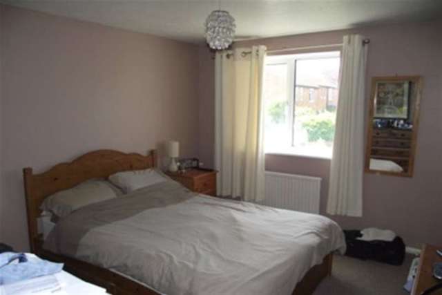  Image of 2 bedroom Detached house to rent in Tendring Avenue Rayleigh SS6 at Rayleigh, SS6 9SB