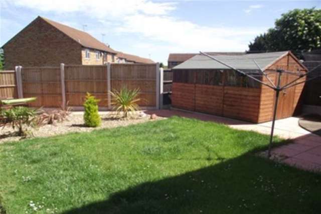  Image of 2 bedroom Detached house to rent in Tendring Avenue Rayleigh SS6 at Rayleigh, SS6 9SB