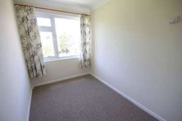  Image of 3 bedroom Flat to rent in Rayleigh Road Westbury-on-Trym Bristol BS9 at Greenacres, Rayleigh Road Stoke Bishop Bristol, BS9 2AX