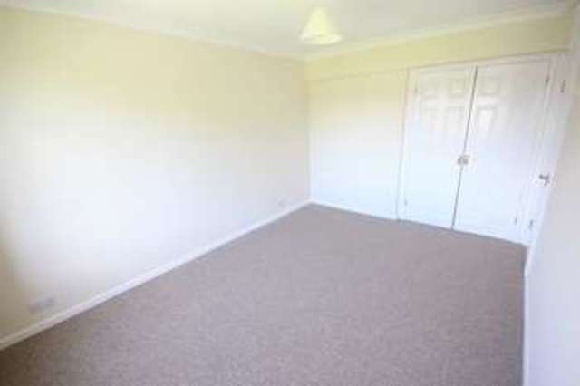  Image of 3 bedroom Flat to rent in Rayleigh Road Westbury-on-Trym Bristol BS9 at Greenacres, Rayleigh Road Stoke Bishop Bristol, BS9 2AX