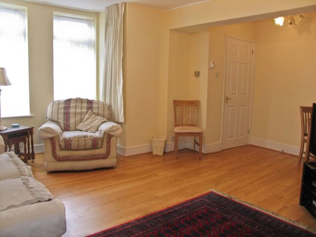  Image of 2 bedroom Flat to rent in Rectory Road Farnborough GU14 at Rectory Road  Farnborough, GU14 8AL