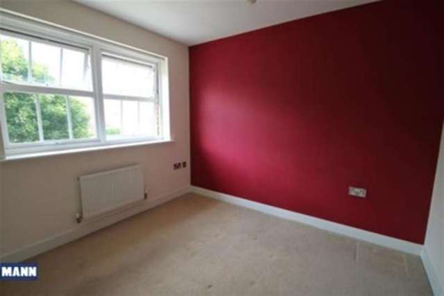 Image of 3 bedroom Terraced house to rent in Reed Court Greenhithe DA9 at Greenhithe, DA9 9FT