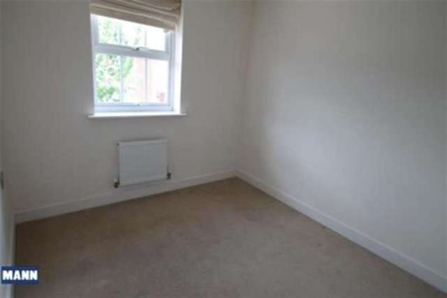  Image of 3 bedroom Terraced house to rent in Reed Court Greenhithe DA9 at Greenhithe, DA9 9FT