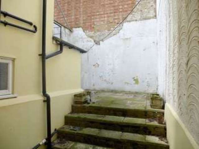  Image of 2 bedroom Flat to rent in Regency Square Brighton BN1 at Regency Square  Brighton, BN1 2FJ
