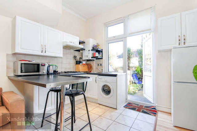  Image of 2 bedroom Flat for sale in Ribblesdale Road London SW16 at Tooting Bec, SW16 6SF