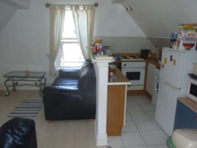  Image of 1 bedroom Flat to rent in Richmond Road Cardiff CF24 at Richmond Road Cathays Cardiff, CF24 3BT