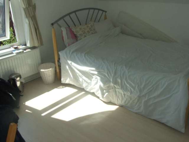  Image of 1 bedroom Flat to rent in Richmond Road Cardiff CF24 at Richmond Road Cathays Cardiff, CF24 3BT