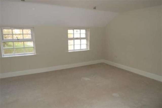  Image of 4 bedroom Property to rent in Ringinglow Close Sheffield S11 at Sheffield, S11 7DA