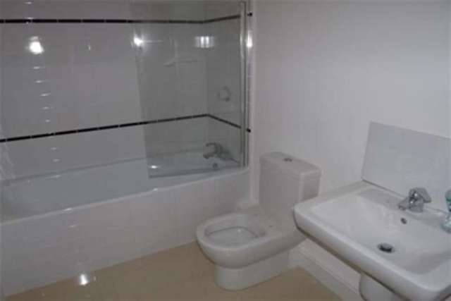  Image of 4 bedroom Property to rent in Ringinglow Close Sheffield S11 at Sheffield, S11 7DA