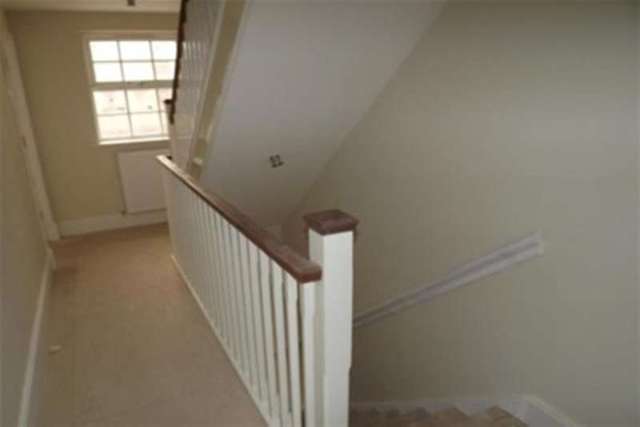 Image of 4 bedroom Property to rent in Ringinglow Close Sheffield S11 at Sheffield, S11 7DA