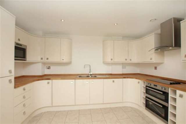  Image of 4 bedroom Property to rent in Riverdale Road Sheffield S10 at Sheffield, S10 3FA
