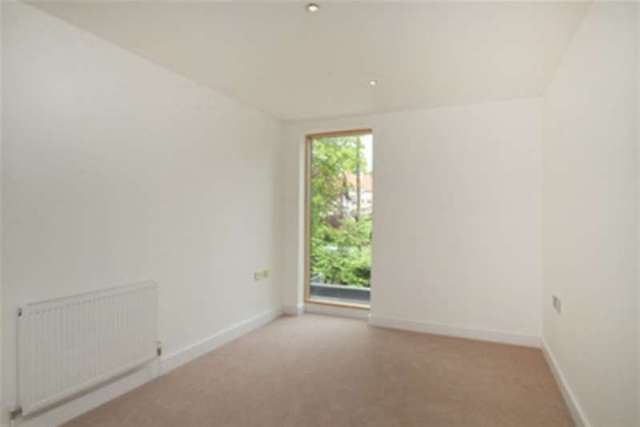  Image of 4 bedroom Property to rent in Riverdale Road Sheffield S10 at Sheffield, S10 3FA