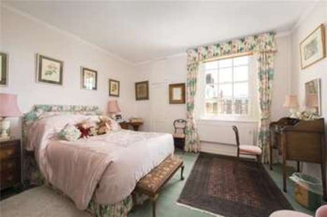  Image of 3 bedroom Flat for sale in Ranelagh Gardens London SW6 at Ranelagh Gardens Putney Bridge Putney Bridge, SW6 3SE