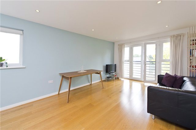  Image of 2 bedroom Flat for sale in Rodenhurst Road London SW4 at Rodenhurst Road  London, SW4 8AR