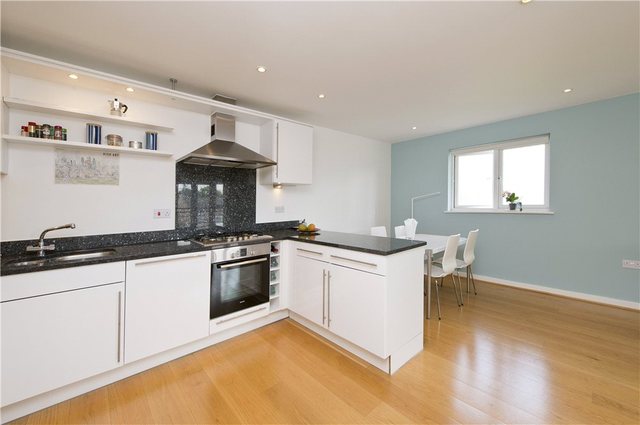  Image of 2 bedroom Flat for sale in Rodenhurst Road London SW4 at Rodenhurst Road  London, SW4 8AR