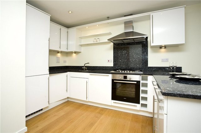  Image of 2 bedroom Flat for sale in Rodenhurst Road London SW4 at Rodenhurst Road  London, SW4 8AR