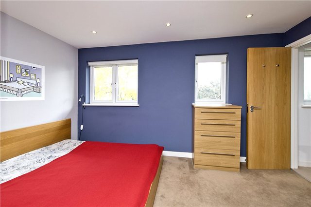  Image of 2 bedroom Flat for sale in Rodenhurst Road London SW4 at Rodenhurst Road  London, SW4 8AR