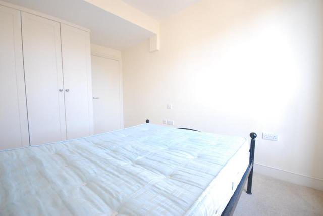  Image of 2 bedroom Flat to rent in Roehampton High Street London SW15 at Wandsworth, SW15 4HJ