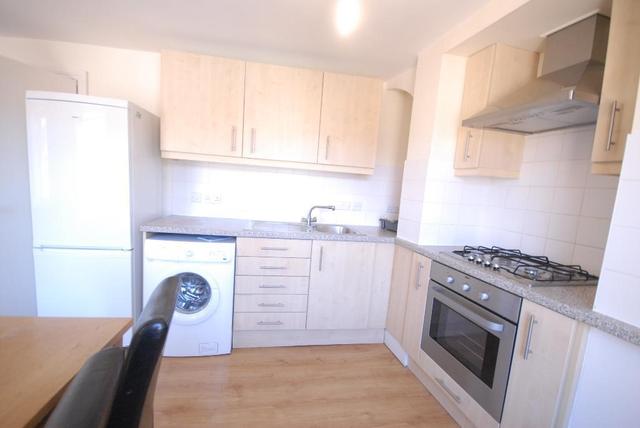  Image of 2 bedroom Flat to rent in Roehampton High Street London SW15 at Wandsworth, SW15 4HJ