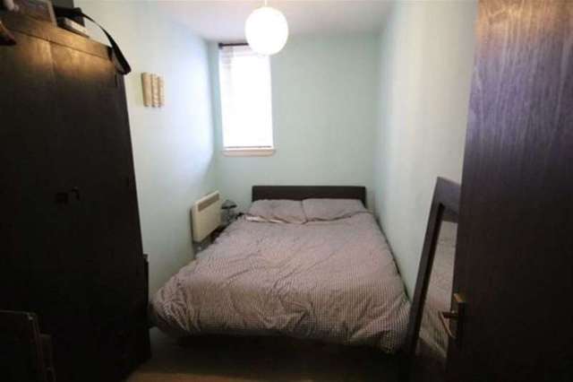  Image of 2 bedroom Flat to rent in Roman Road London E2 at London, E2 0LT