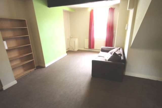  Image of 3 bedroom Semi-Detached house to rent in Stockport Road Romiley Stockport SK6 at Stockport Road Romiley Stockport, SK6 3AN