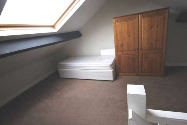  Image of 3 bedroom Semi-Detached house to rent in Stockport Road Romiley Stockport SK6 at Stockport Road Romiley Stockport, SK6 3AN