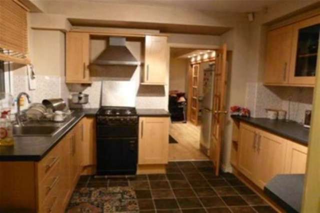  Image of 5 bedroom Detached house to rent in Rosedale Road Nottingham NG3 at Nottingham, NG3 7GU