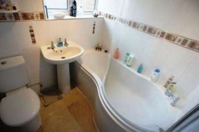  Image of 3 bedroom Terraced house for sale in Rosemead Benfleet SS7 at Rosemead  Benfleet, SS7 4JQ