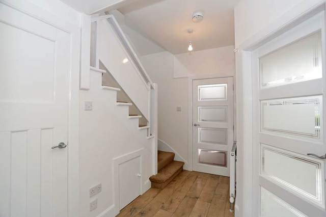  Image of 3 bedroom Flat to rent in Rubislaw Park Crescent Aberdeen AB15 at West End Aberdeen Aberdeen, AB15 8BT