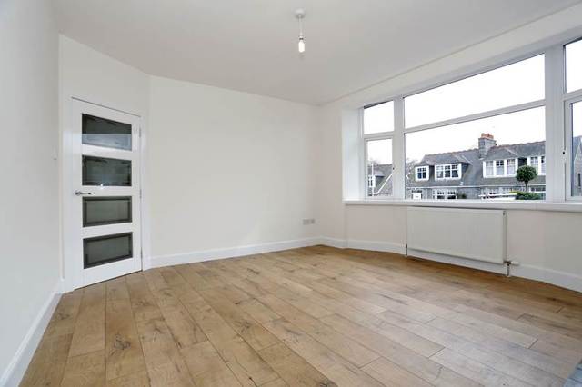  Image of 3 bedroom Flat to rent in Rubislaw Park Crescent Aberdeen AB15 at West End Aberdeen Aberdeen, AB15 8BT