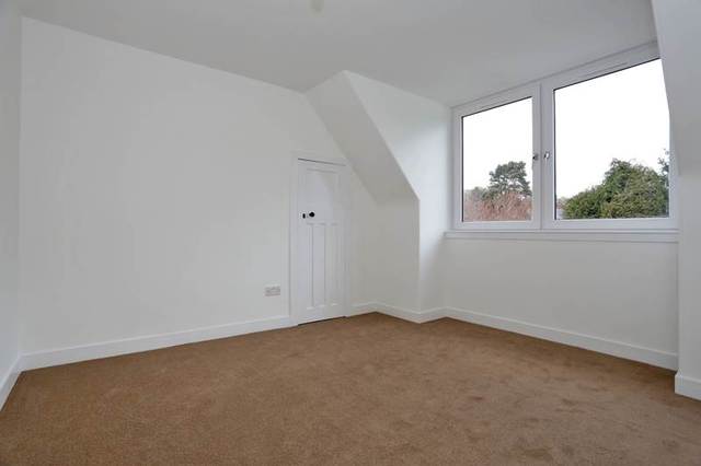  Image of 3 bedroom Flat to rent in Rubislaw Park Crescent Aberdeen AB15 at West End Aberdeen Aberdeen, AB15 8BT