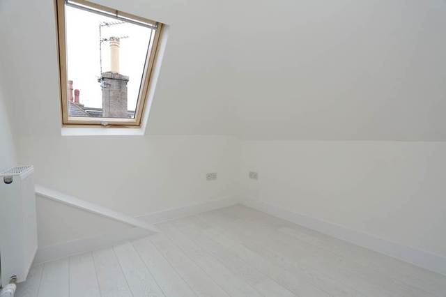  Image of 3 bedroom Flat to rent in Rubislaw Park Crescent Aberdeen AB15 at West End Aberdeen Aberdeen, AB15 8BT