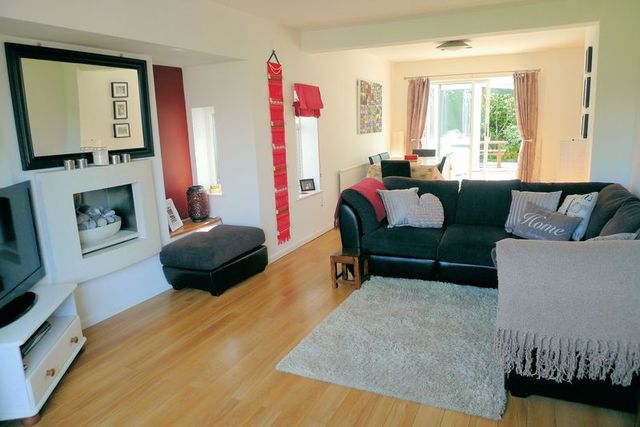  Image of 4 bedroom Detached house for sale in Rudgwick Drive Bury BL8 at Rudgwick Drive Brandlesholme Bury, BL8 1YA