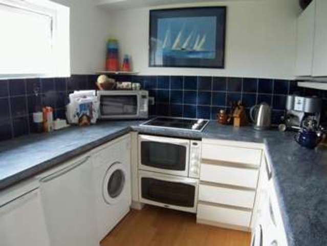  Image of 1 bedroom Flat to rent in Rushburn Wooburn Green High Wycombe HP10 at Rushburn  Wooburn Green, HP10 0BW